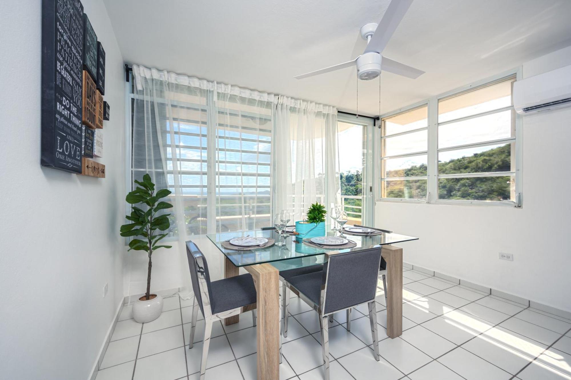 Ocean & Mountains View, Marina, Ferry, Vista Mar, Costa Esmeralda Ceiba Exterior photo
